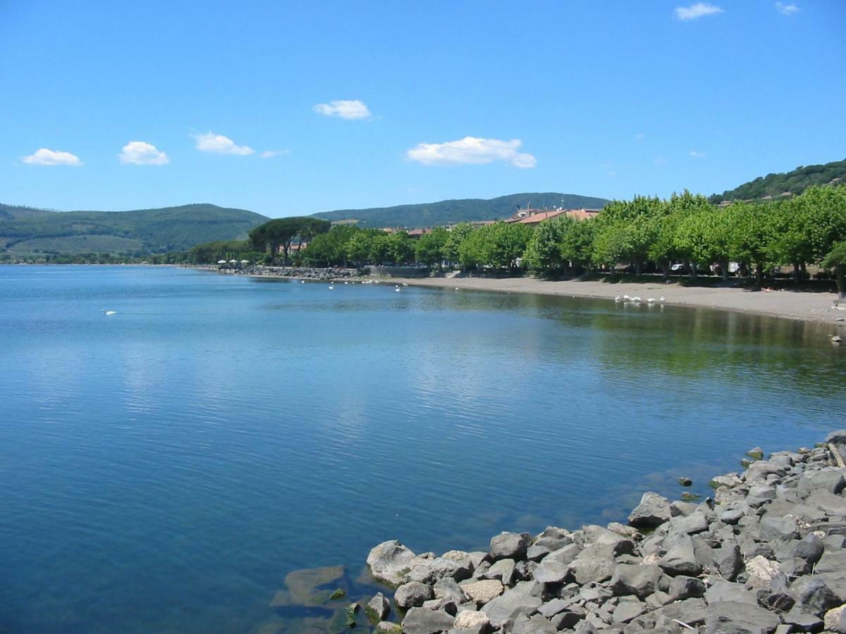 La Rosa Sul Lago Villa Trevignano Romano Eksteriør billede
