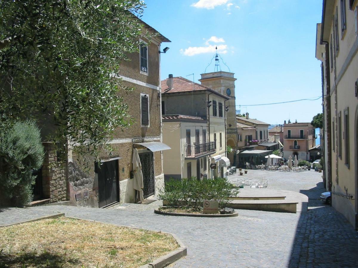 La Rosa Sul Lago Villa Trevignano Romano Eksteriør billede